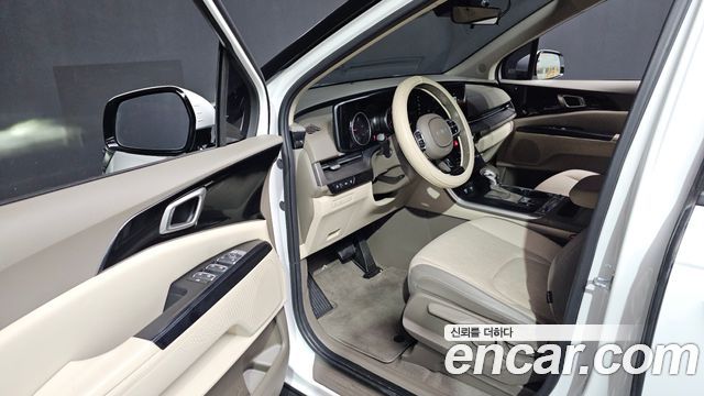 Kia Canival 2023 — photo 10