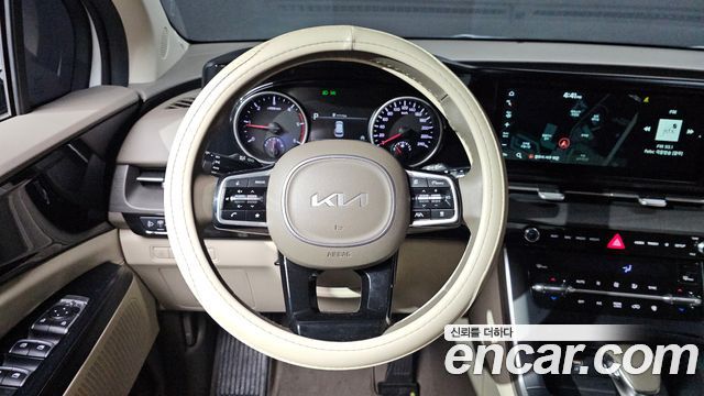 Kia Canival 2023 — photo 12