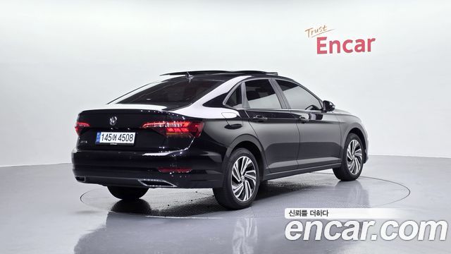 Volkswagen Jetta 2021 — photo 2