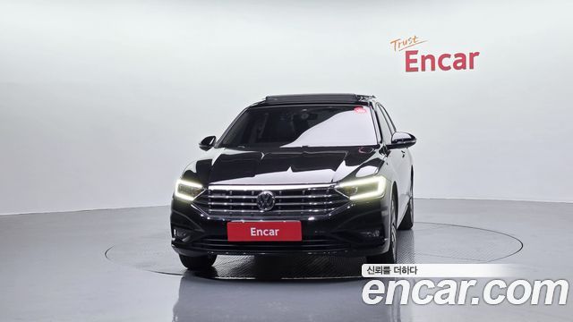 Volkswagen Jetta 2021 — photo 3