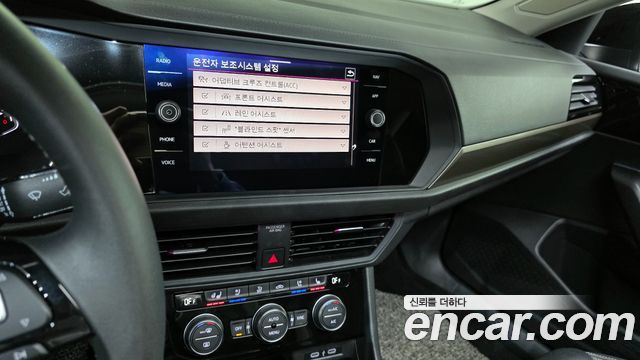 Volkswagen Jetta 2021 — photo 21