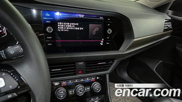 Volkswagen Jetta 2021 — photo 22