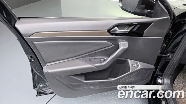 Volkswagen Jetta 2021 — photo 14