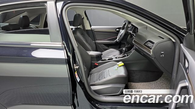 Volkswagen Jetta 2021 — photo 16