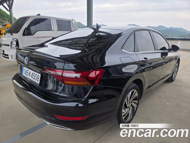 Volkswagen Jetta 2021 — photo 47