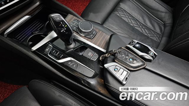 BMW 5-Series 2017 — photo 9