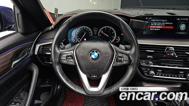 BMW 5-Series 2017 — photo 13