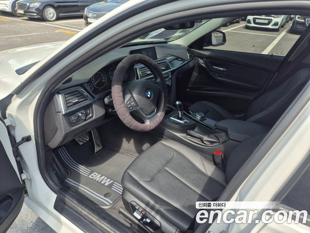 BMW 3-Series 2017 — photo 9