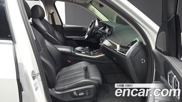 BMW X5 2022 — photo 13