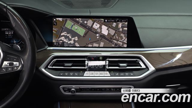 BMW X5 2022 — photo 20