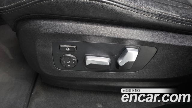 BMW X5 2022 — photo 32