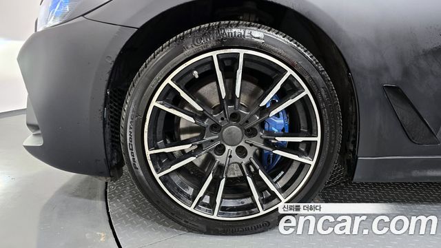BMW 5-Series 2017 — photo 5