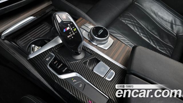 BMW 5-Series 2017 — photo 9