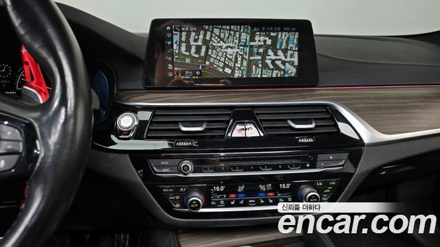 BMW 5-Series 2017 — photo 13