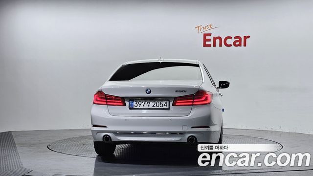 BMW 5-Series 2018 — photo 4