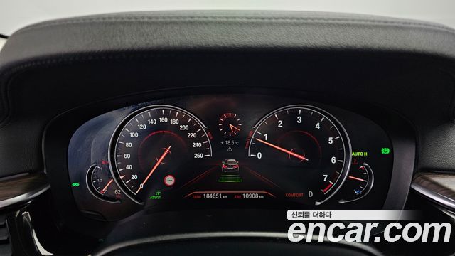 BMW 5-Series 2018 — photo 8