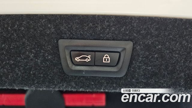 BMW 5-Series 2018 — photo 20
