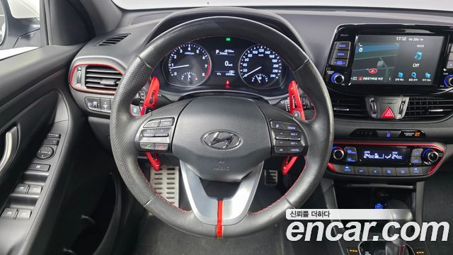 Hyundai i30 2018 — photo 19