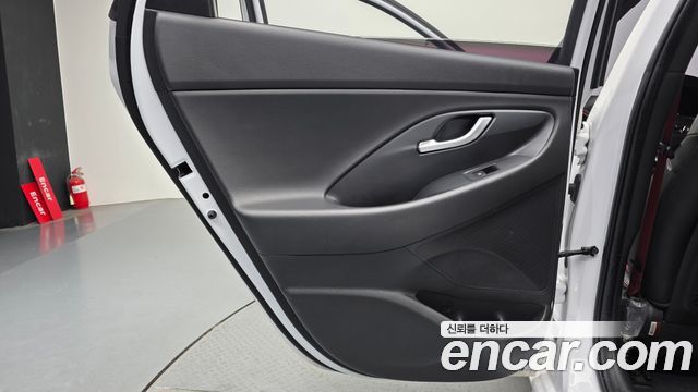 Hyundai i30 2018 — photo 15