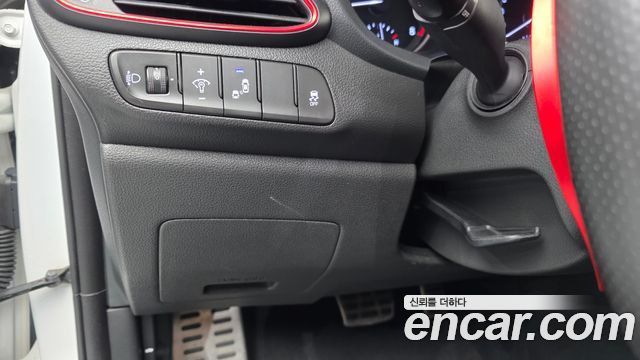 Hyundai i30 2018 — photo 28