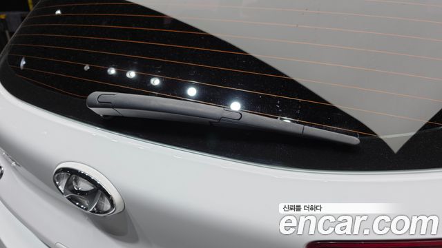 Hyundai i30 2018 — photo 29