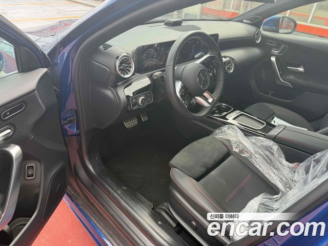 Mercedes-Benz A-Class 2025 — photo 4