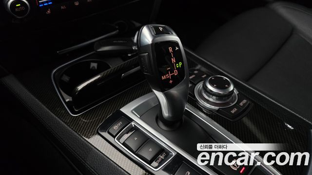 BMW 7-Series 2013 — photo 9
