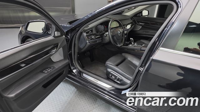 BMW 7-Series 2013 — photo 10