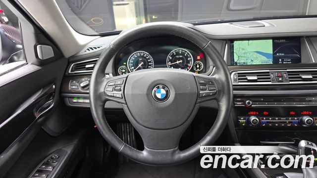 BMW 7-Series 2013 — photo 13