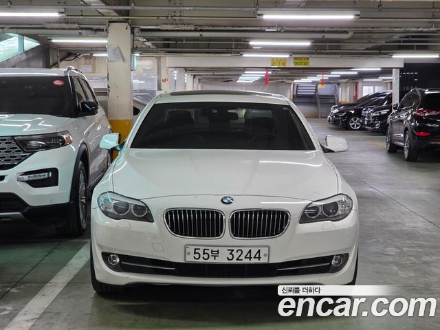 BMW 5-Series 2011 — photo 1