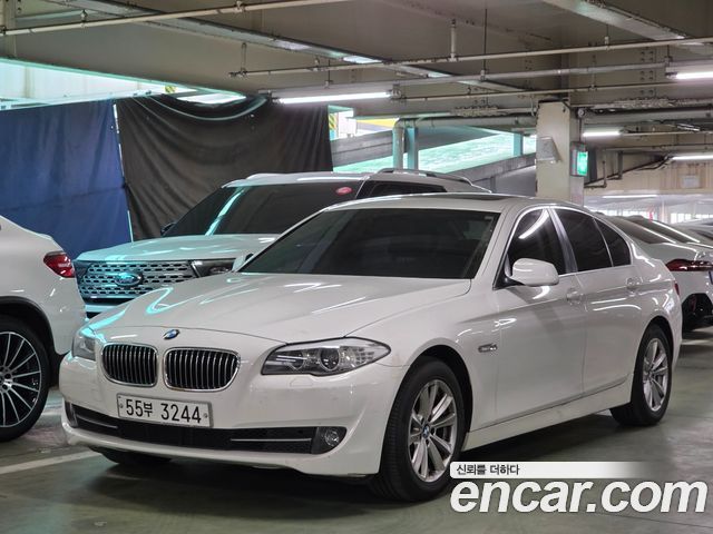 BMW 5-Series 2011 — photo 2