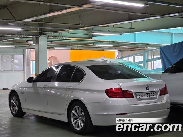 BMW 5-Series 2011 — photo 3
