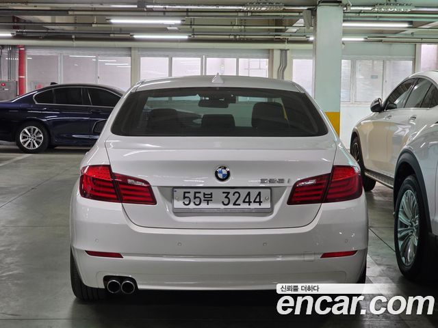 BMW 5-Series 2011 — photo 4