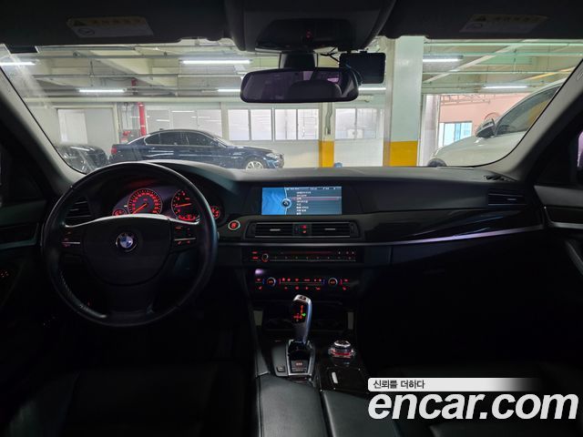 BMW 5-Series 2011 — photo 6