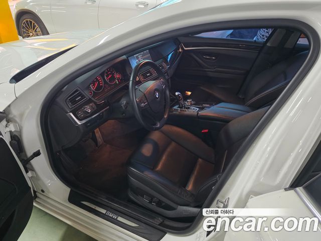 BMW 5-Series 2011 — photo 8