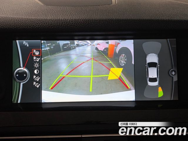 BMW 5-Series 2011 — photo 13
