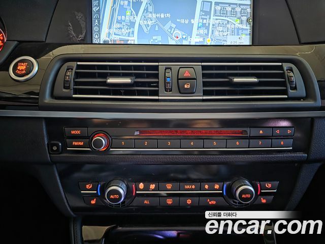 BMW 5-Series 2011 — photo 14