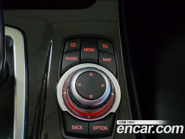 BMW 5-Series 2011 — photo 15