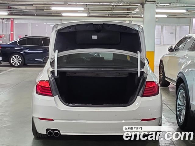 BMW 5-Series 2011 — photo 20