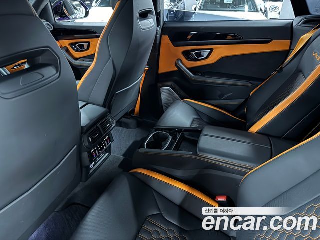 Lamborghini Urus 2024 — photo 11
