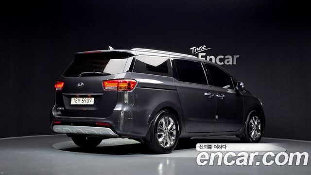 Kia Canival 2018 — photo 2