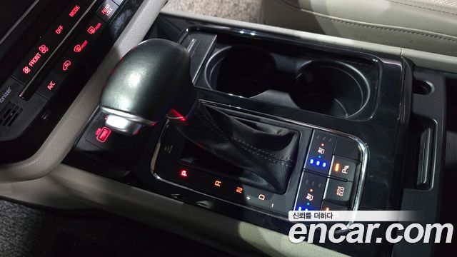Kia Canival 2018 — photo 12