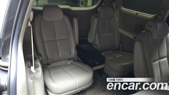 Kia Canival 2018 — photo 19