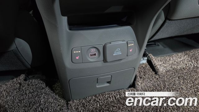 Kia Canival 2018 — photo 25