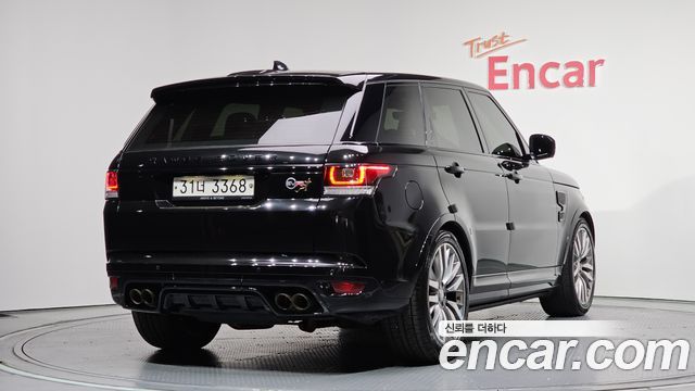 Land Rover Range Rover Sport 2017 — photo 2