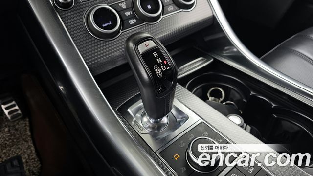 Land Rover Range Rover Sport 2017 — photo 12
