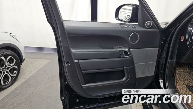 Land Rover Range Rover Sport 2017 — photo 14
