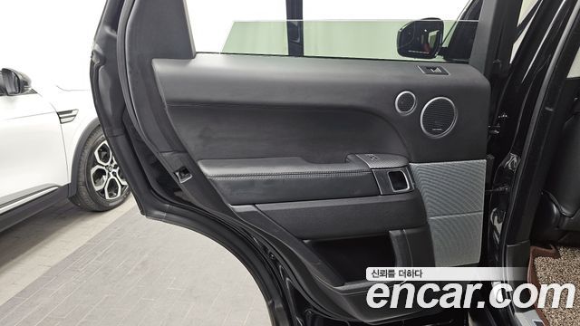 Land Rover Range Rover Sport 2017 — photo 15