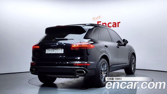 Porsche Cayenne 2017 — photo 2