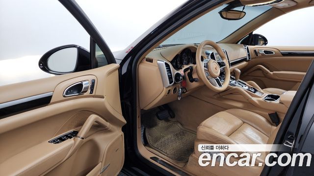 Porsche Cayenne 2017 — photo 10